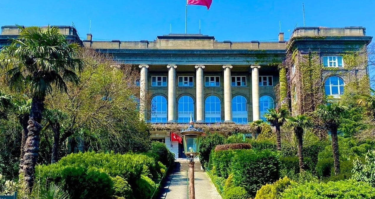 beyaz yakali ozel okuldan koptu r9RQkSTk