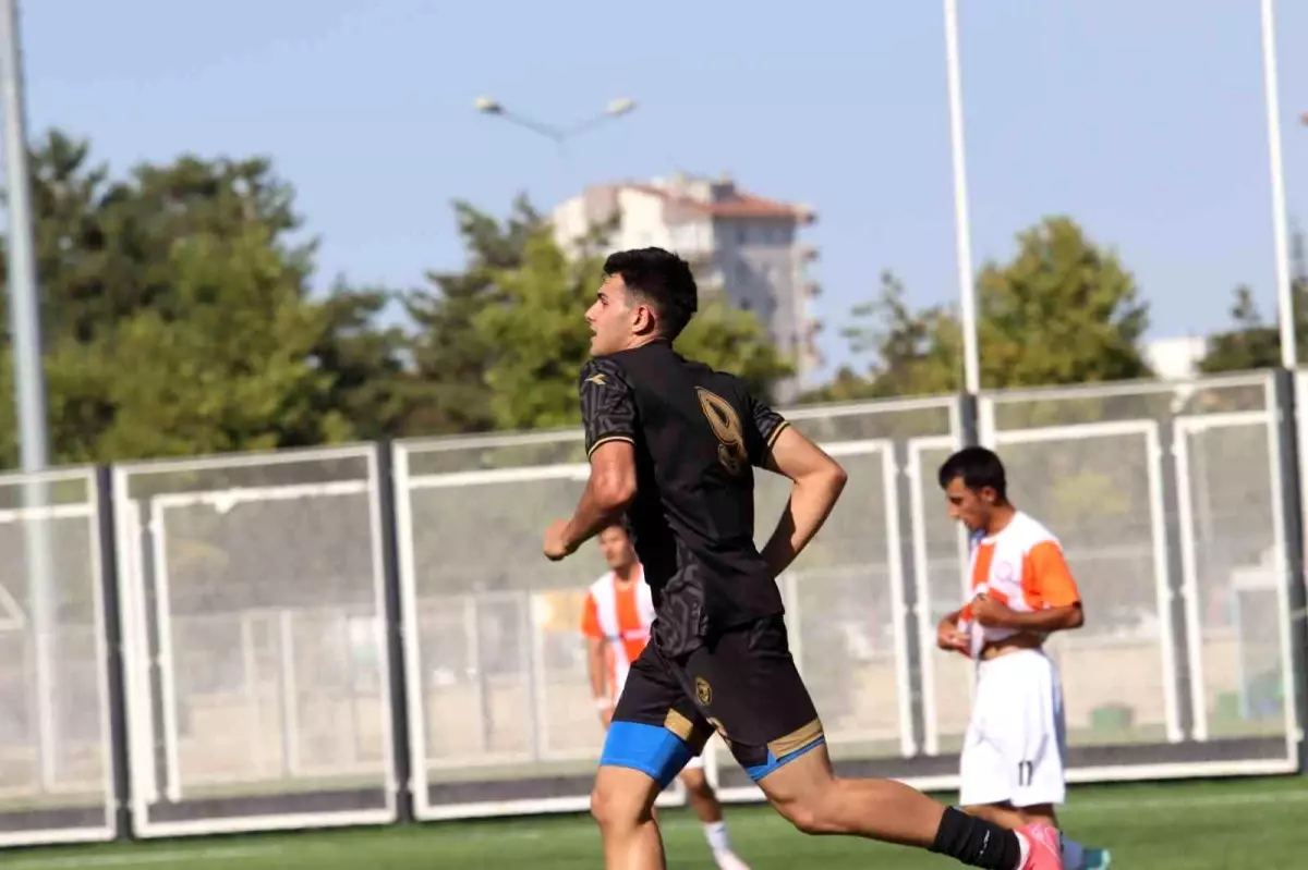 talas belediyespor u19un golcusu mahir iskin sezona iki golle basladi e5BsSrHB