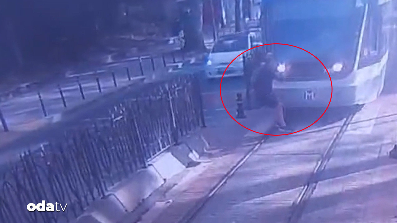 tramvay kazasi kameraya yansidi 1QuV6Gsc