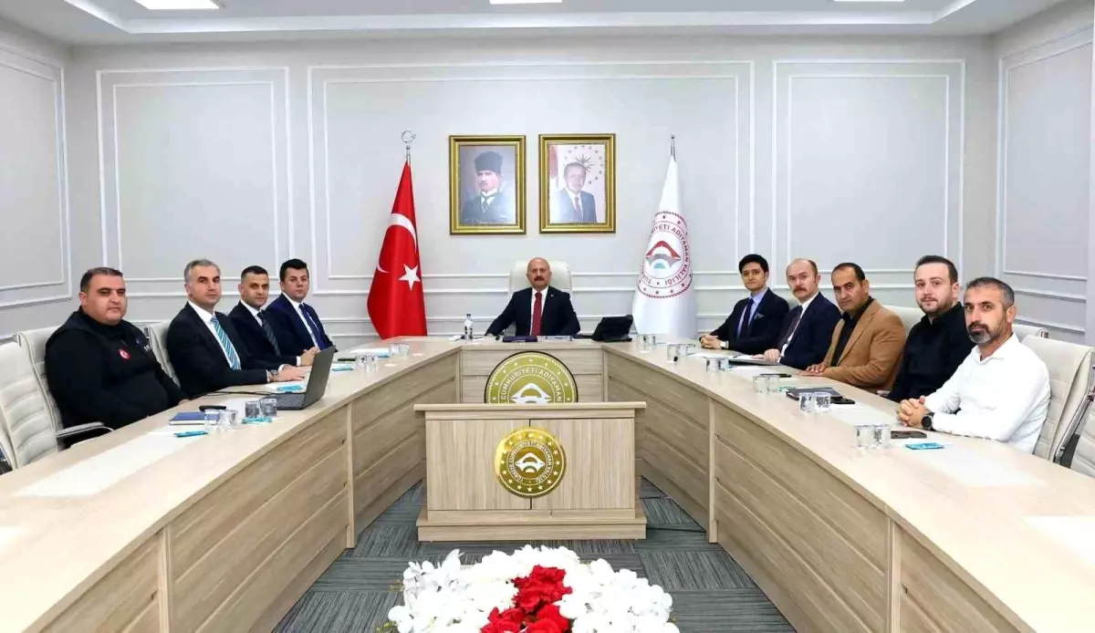 adiyamanda vali yardimcilari degerlendirme toplantisi duzenlendi 7Ke9Dww2.jpg