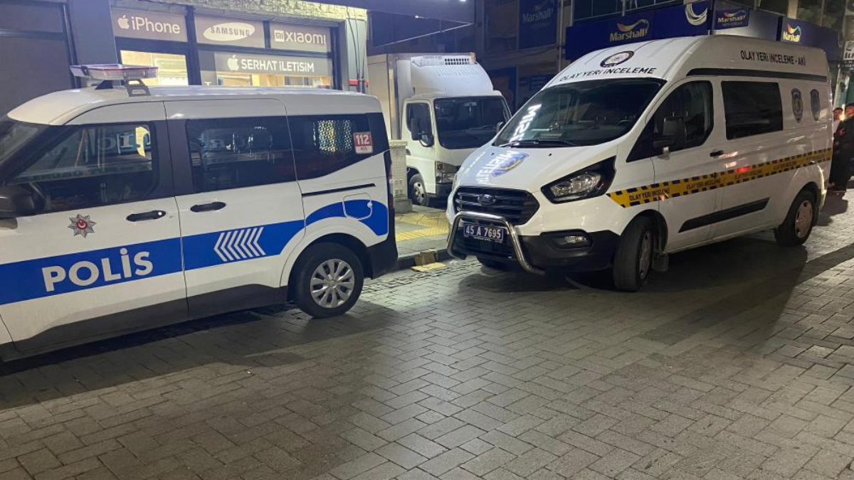 manisada bicakli kavgada 1 kisi agir yaralandi F2iDZuAO.jpg