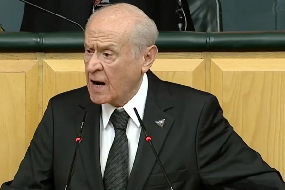 mecliste biji serok apo slogani atilmasina bahceliden ilk yorum UDREOLID.jpg