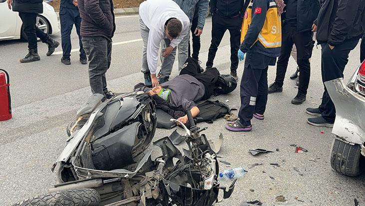 motosikletteki tartisma feci bitti otomobile carpip savruldular 6YcCigHe.jpg