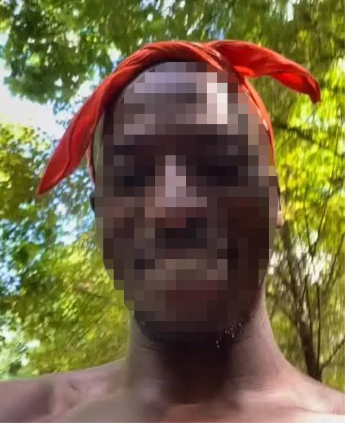 louvre soygununda sosyal medya fenomeni zanli Pl1QzHxh.jpg