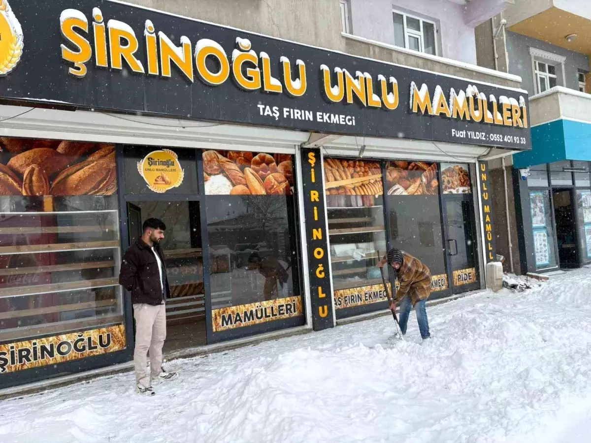 Diyadin’de Kar Yağışı Trafiği Aksattı