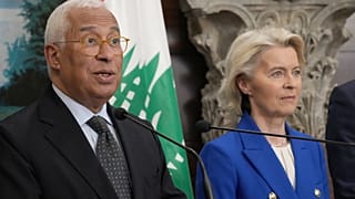 Avrupa Konseyi Başkanı Antonio Costa, solda, 9 Ocak 2026 tarihinde Lübnan'da Avrupa Komisyonu Başkanı Ursula von der Leyen'in yanında bir açıklama yapıyor.