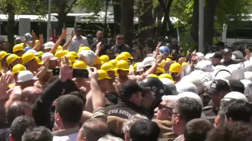 Ankara’da Maden İşçilerine Polis Müdahalesi: İki Sendika Yöneticisi Gözaltında
