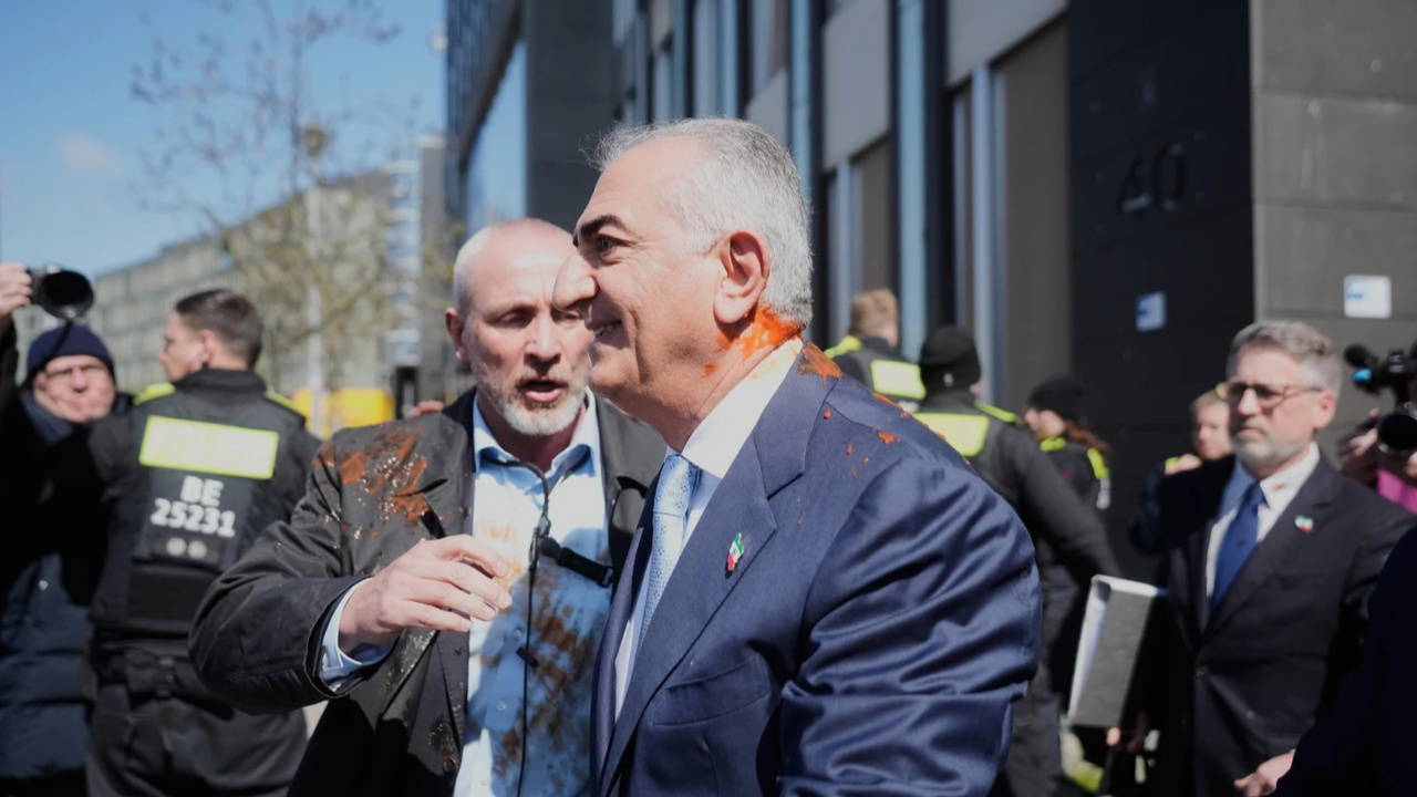 Rıza Pehlevi Berlin’de Boyalı Saldırıya Uğradı