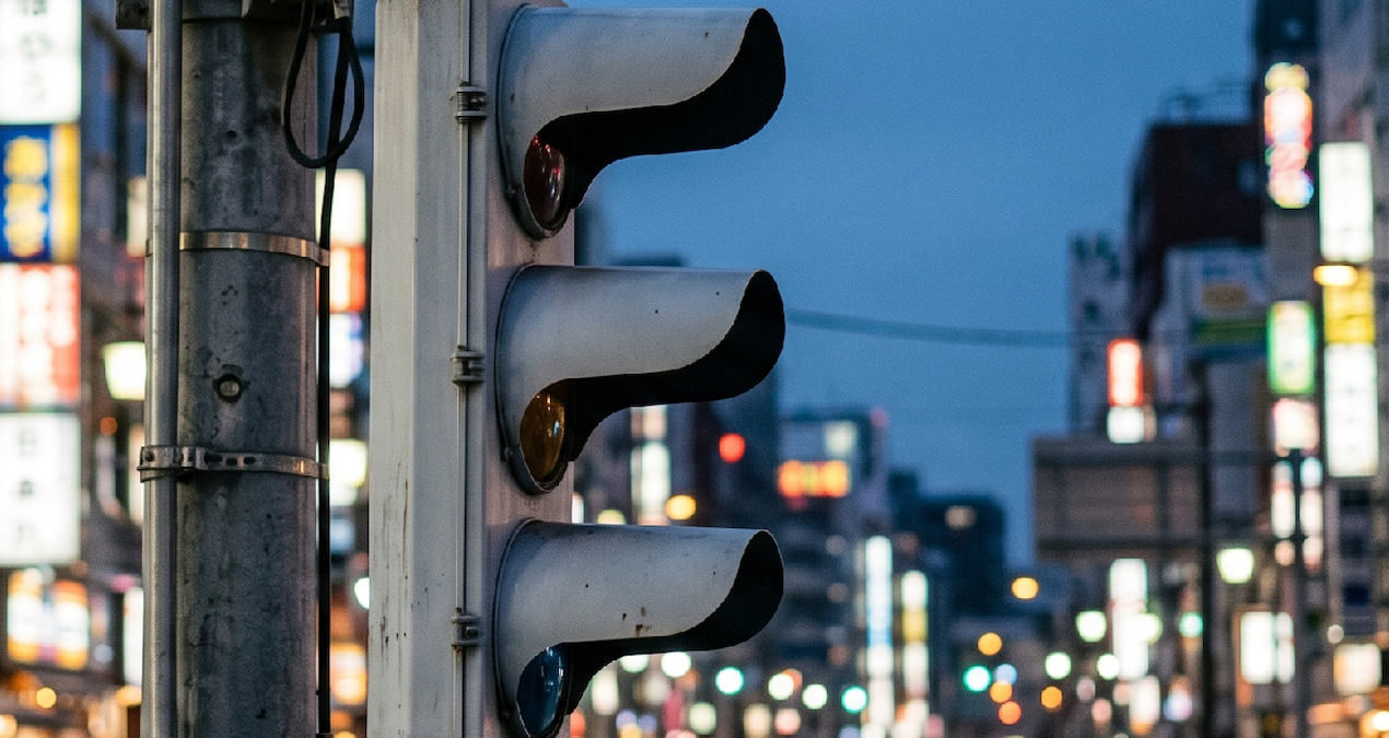 Japonya’nın Sıra Dışı Trafik Işıkları: Mavi Yerine Yeşil