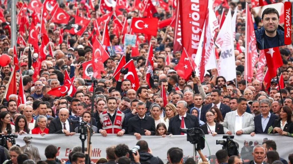 CHP Lideri Özgür Özel, Gençlerle Birlikte Anıtkabir’e Yürüyerek Atatürk’ü Andı