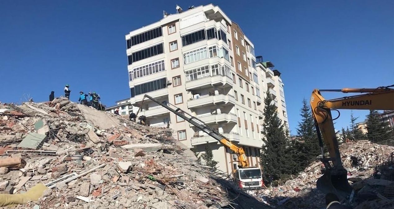 depremde-148-kisiye-mezar-olan-hamidiye-sitesinde-karar-NRuIhiDq
